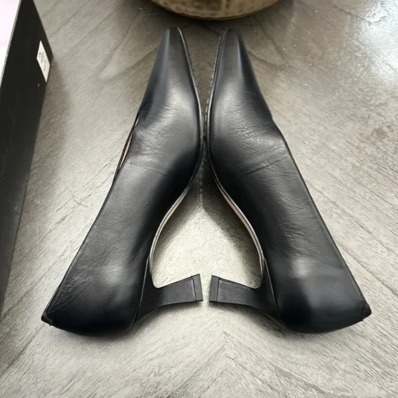 NATURALIZER SEDONA LEATHER SQUARE TOE PUMPS - Picture 6 of 10